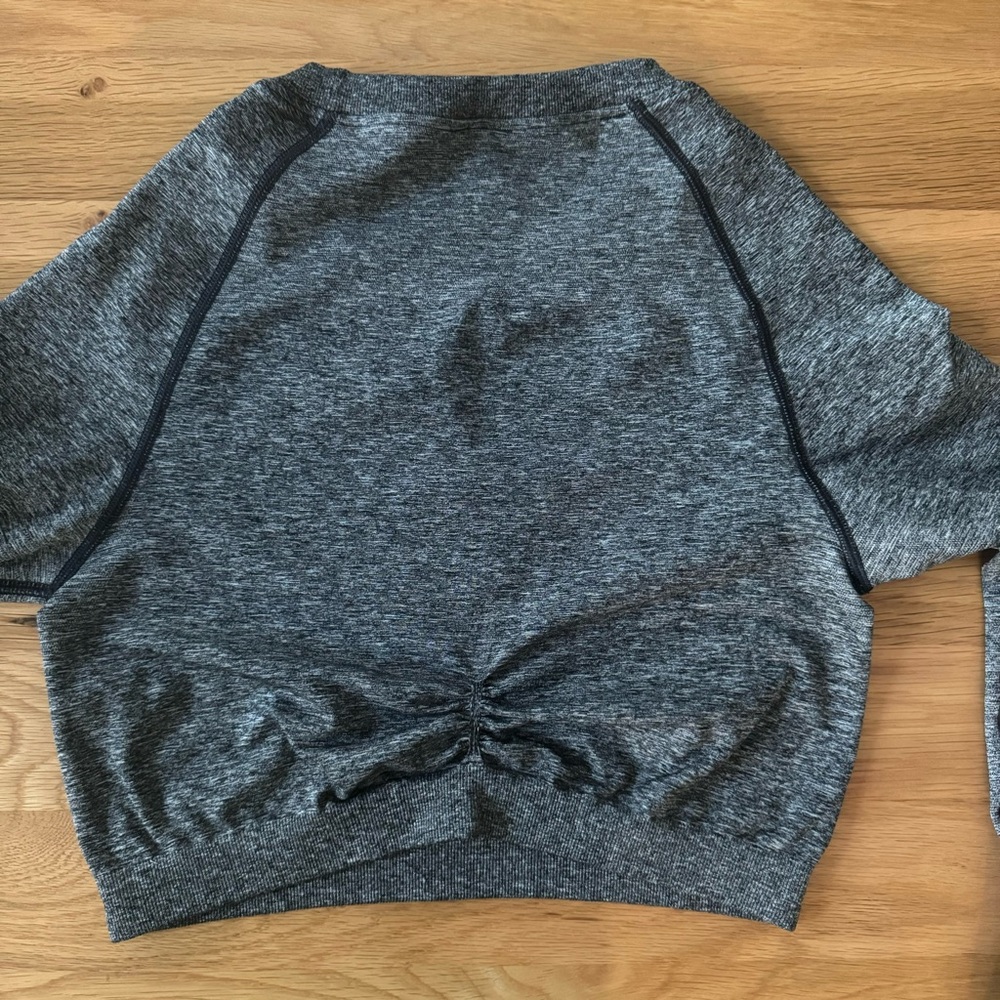 GYMSHARK ADAPT MARL SEAMLESS LONG SLEEVE CROP TOP ATHLETIC ACTIVEWEAR GRAY LARGE - Picture 5 of 5